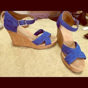 Toms Blue Wedges Like New